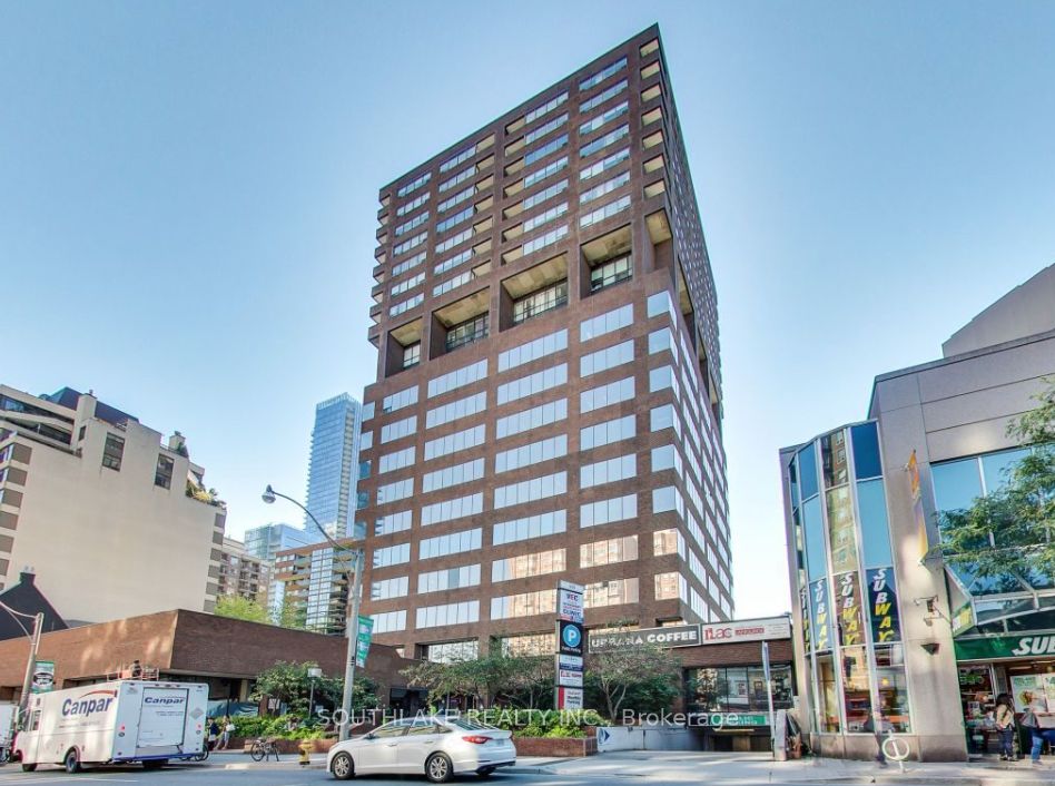 920 Yonge St, Toronto, Ontario, Annex