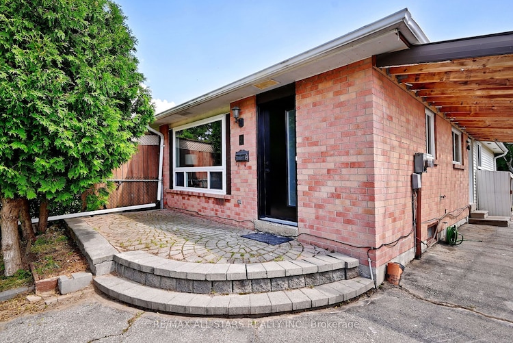 9 Unita Grve, Toronto, Ontario, Malvern