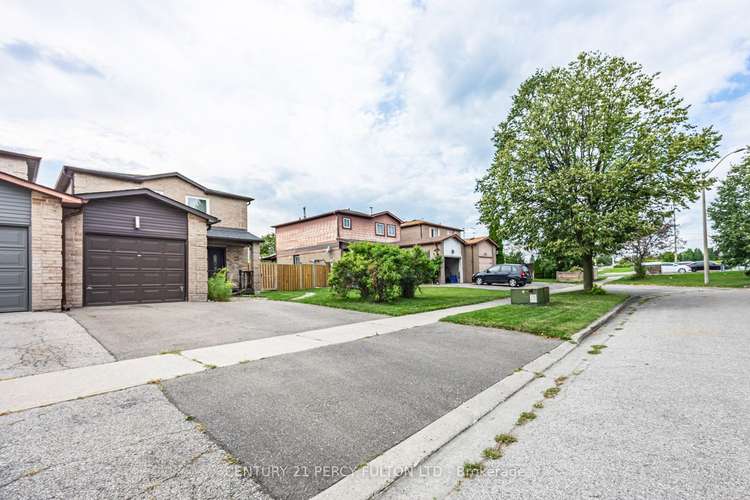 55 Chalmers Cres, Ajax, Ontario, Central