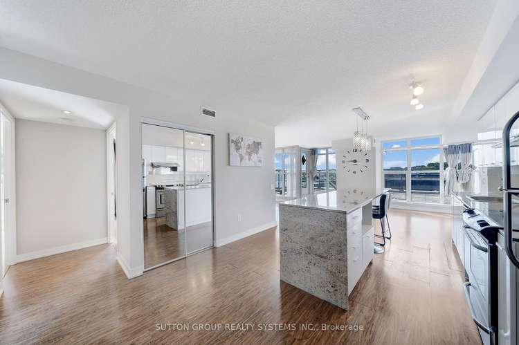 19 Singer Crt, Toronto, Ontario, Bayview Village