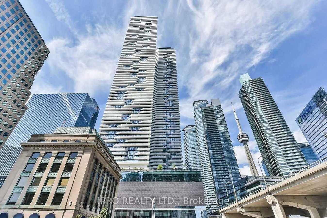 100 Harbour St, Toronto, Ontario, Waterfront Communities C1