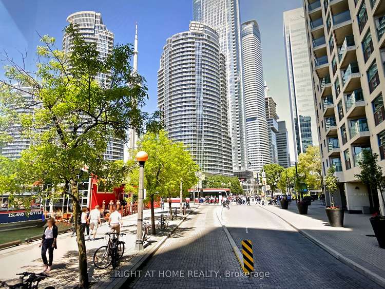 99 Harbour Sq, Toronto, Ontario, Waterfront Communities C1