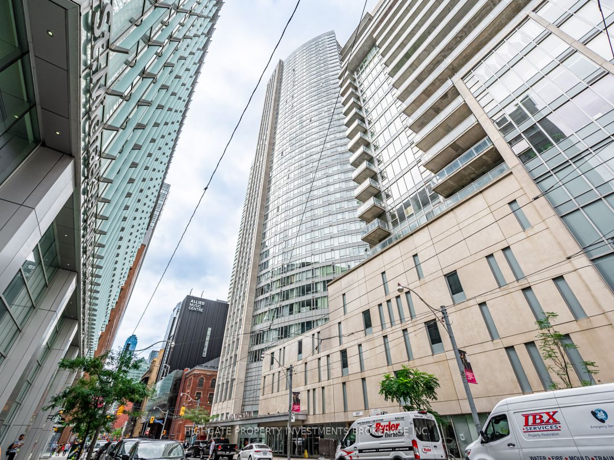 210 Victoria St, Toronto, Ontario, Church-Yonge Corridor