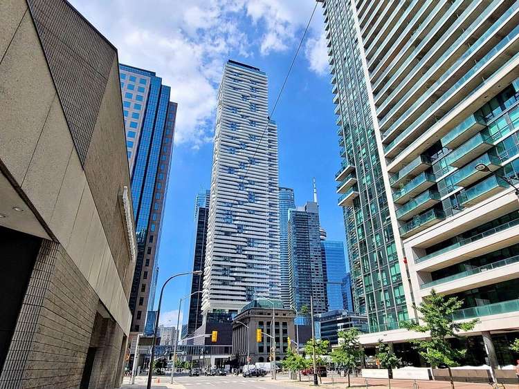 88 Harbour St, Toronto, Ontario, Waterfront Communities C1