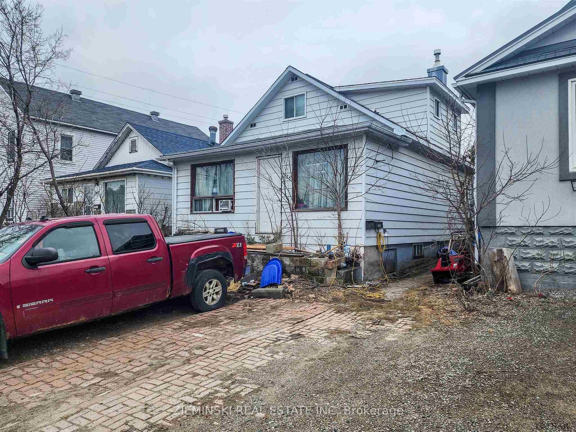 236 Tamarack St, Timmins, Ontario, Hill District