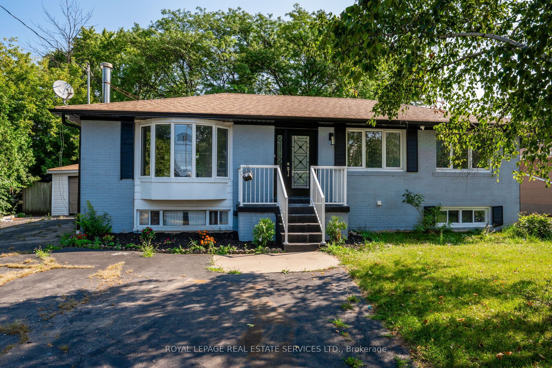 575 Third Line, Oakville, Ontario, Bronte East