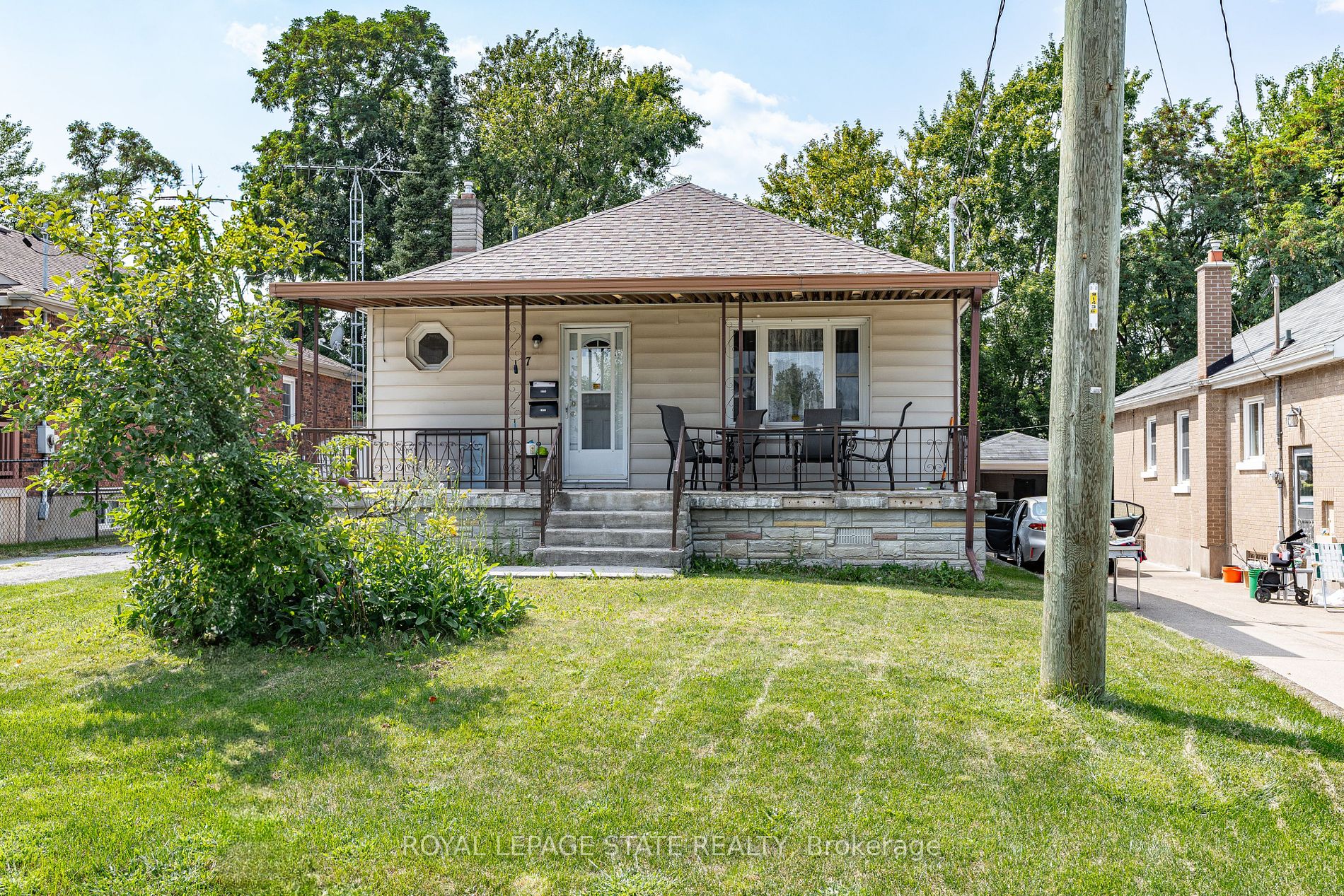 17 Prestwick Ave, St. Catharines, Ontario, 