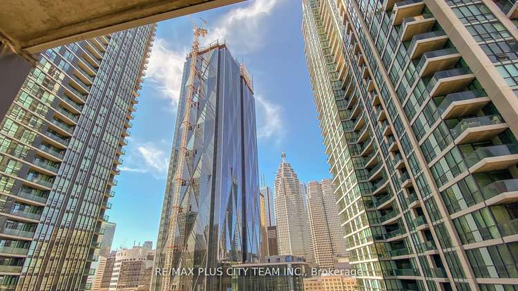 12 Yonge St, Toronto, Ontario, Waterfront Communities C1