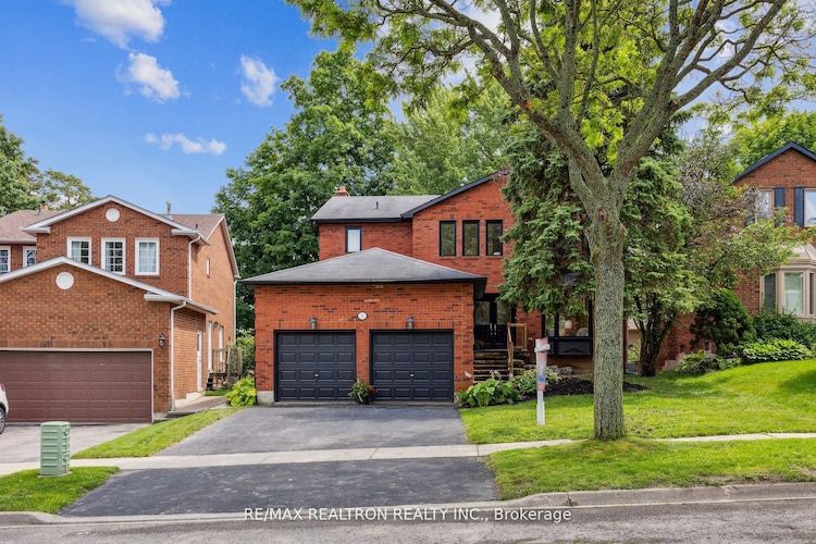 7 Chadburn Cres, Aurora, Ontario, Hills of St Andrew