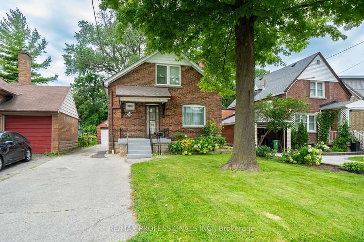 16 Landour Ave, Toronto, Ontario, Keelesdale-Eglinton West