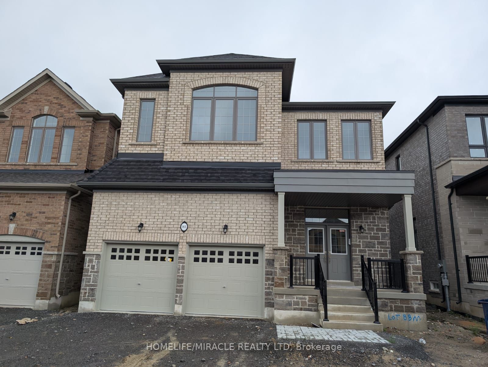 905 Rexton Dr, Oshawa, Ontario, Kedron