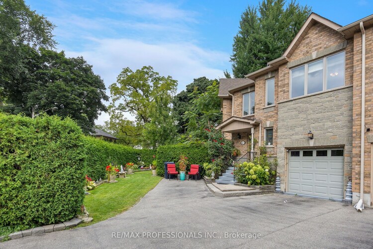 4A Donnybrook Lane, Toronto, Ontario, Kingsway South