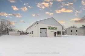 827 CENTRAL Ave, Middlesex, Ontario , MLS #X9284241 , Image - 1