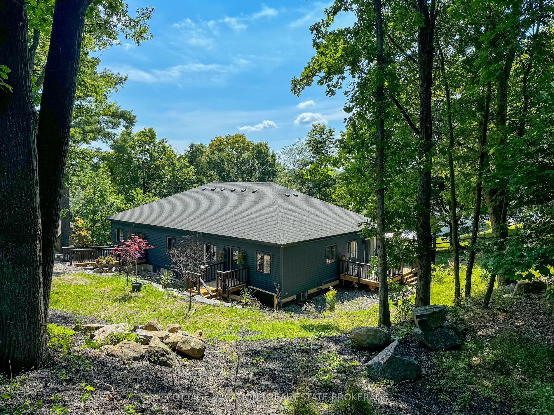 2A West St, Muskoka Lakes, Ontario, 