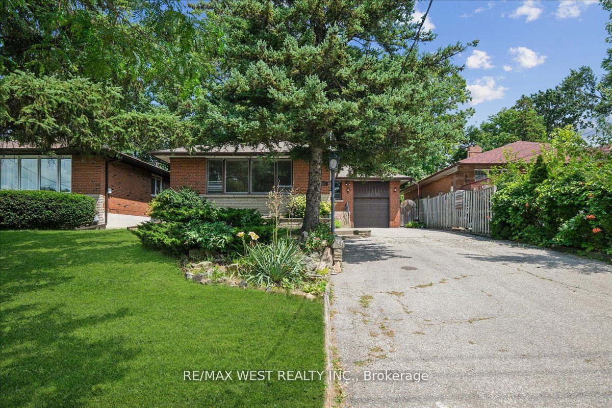 3027 Weston Rd, Toronto, Ontario, Humberlea-Pelmo Park W5