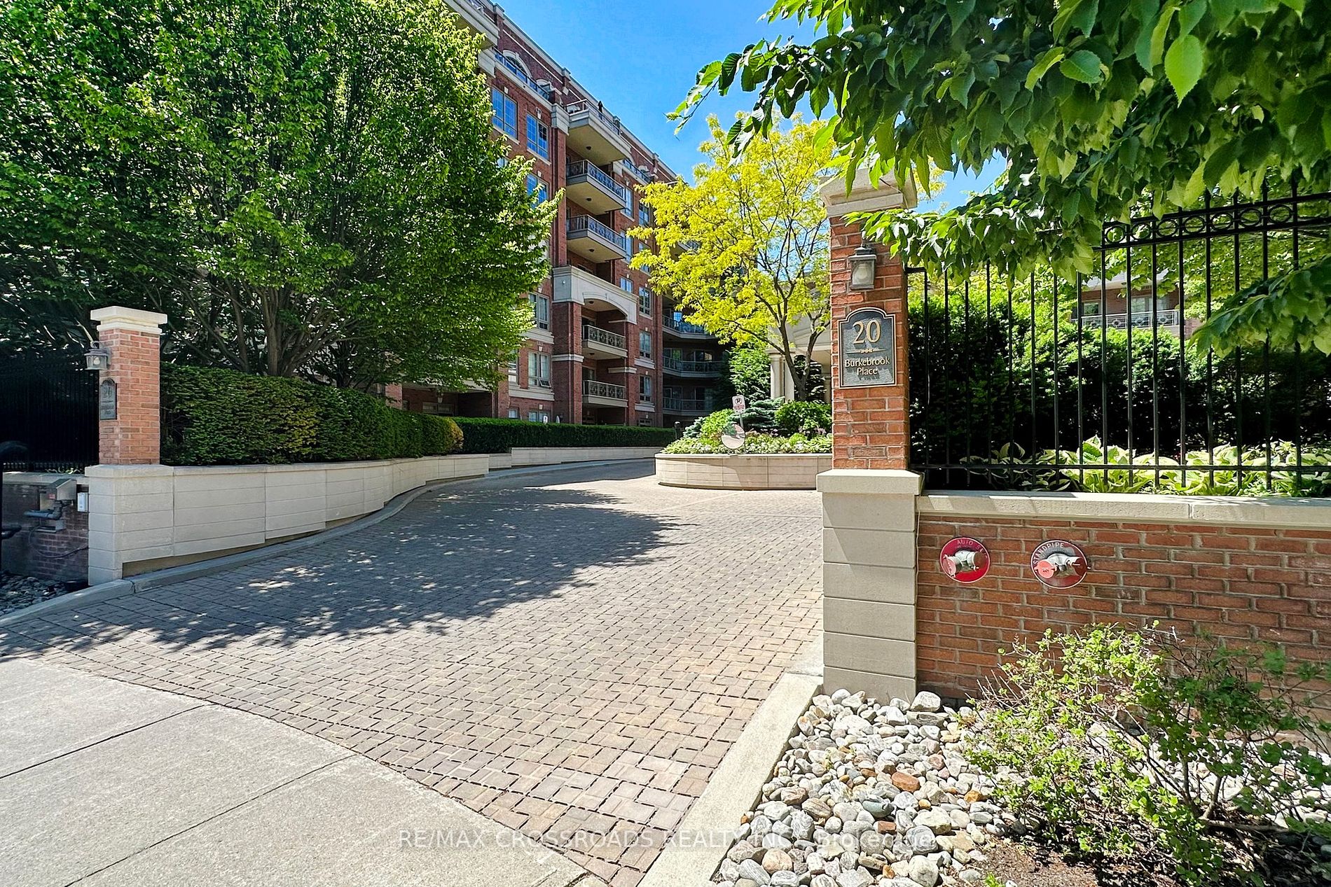 20 Burkebrook Pl, Toronto, Ontario, Bridle Path-Sunnybrook-York Mills