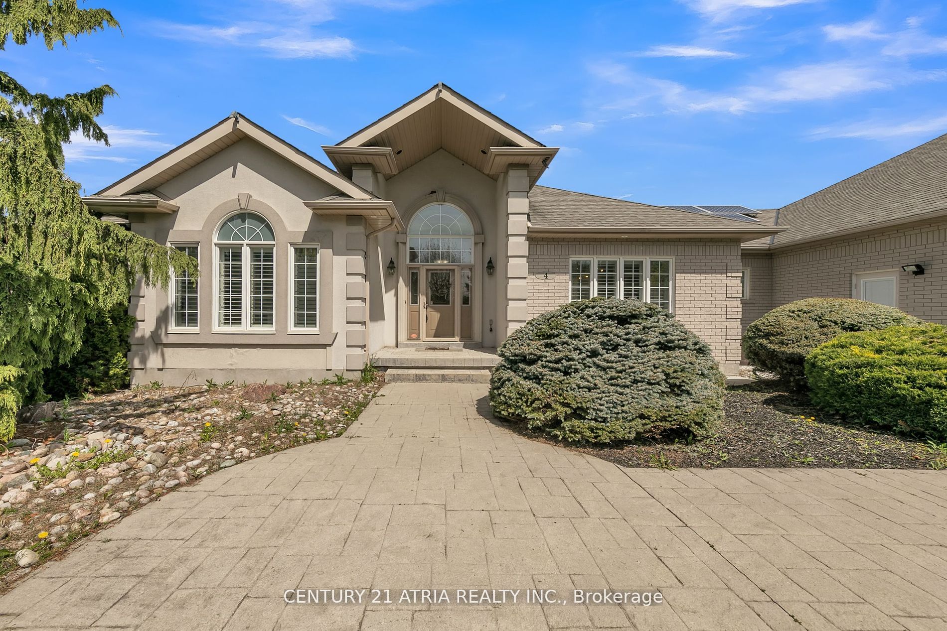 4 Maplehyrn Ave, East Gwillimbury, Ontario, Sharon