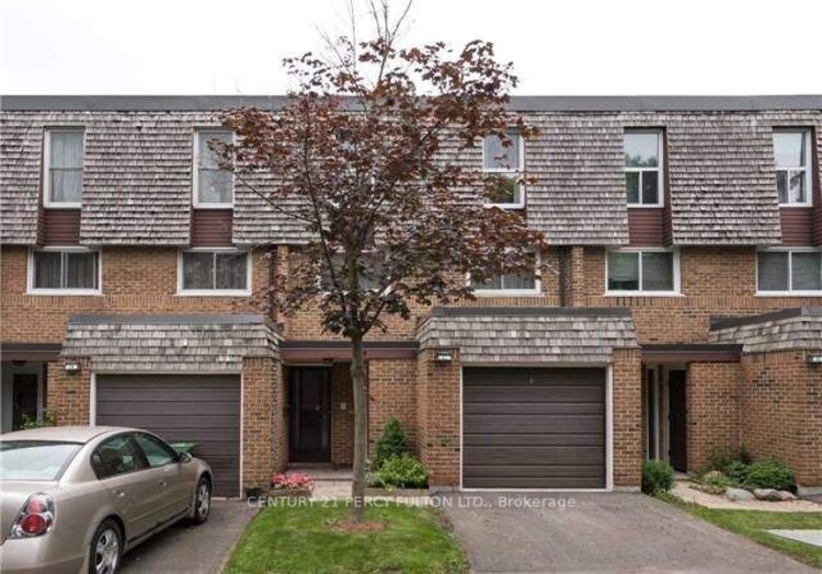 21 Sego Royalway, Toronto, Ontario, Hillcrest Village