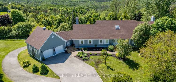 3 Algonquin Crt, Essa, Ontario, Rural Essa