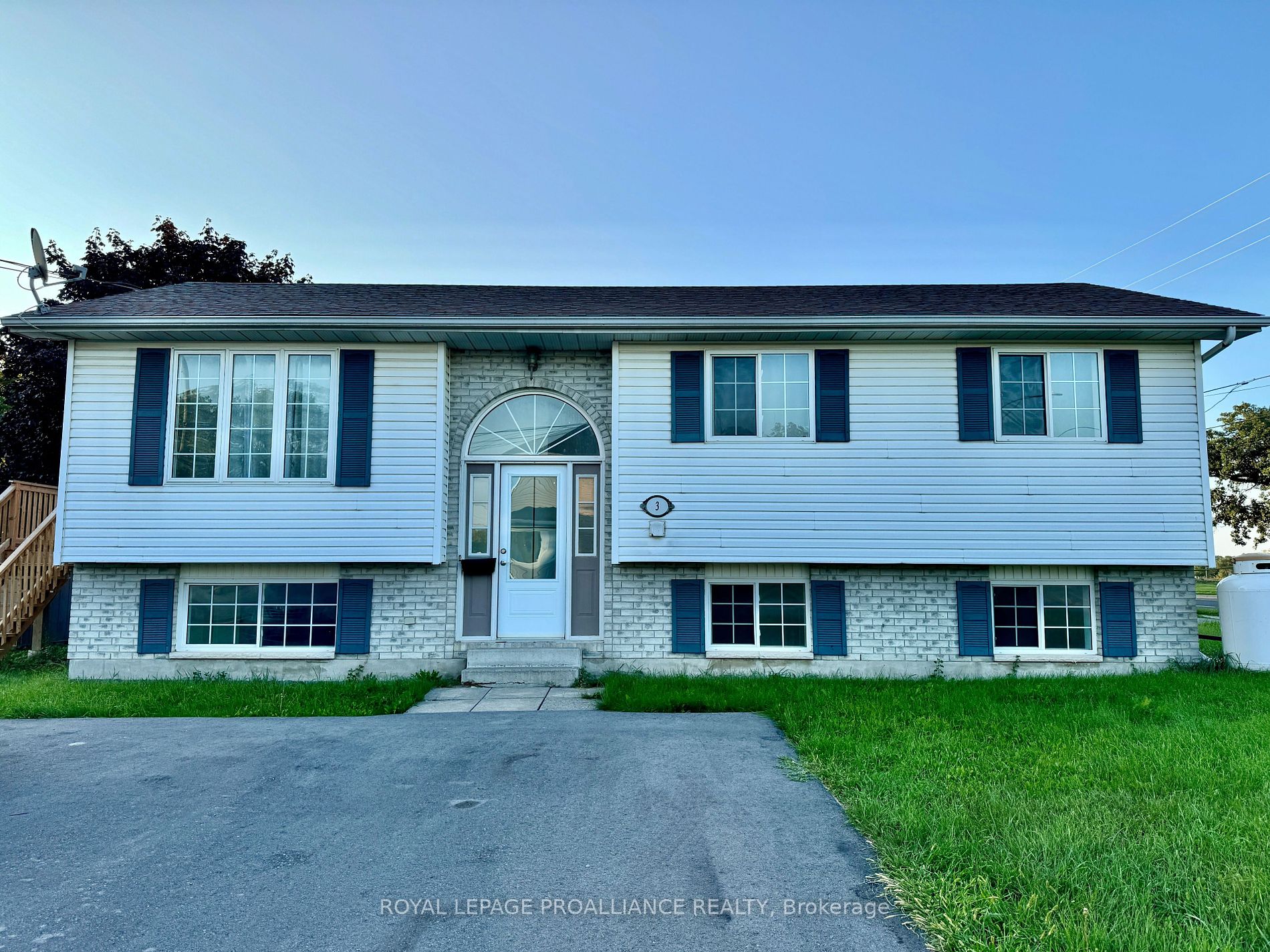 3 Clifford St, Belleville, Ontario, 