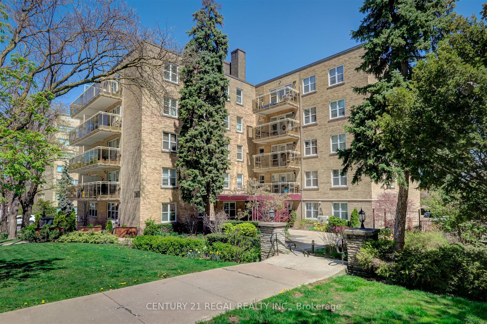 2603 Bathurst St, Toronto, Ontario, Forest Hill North