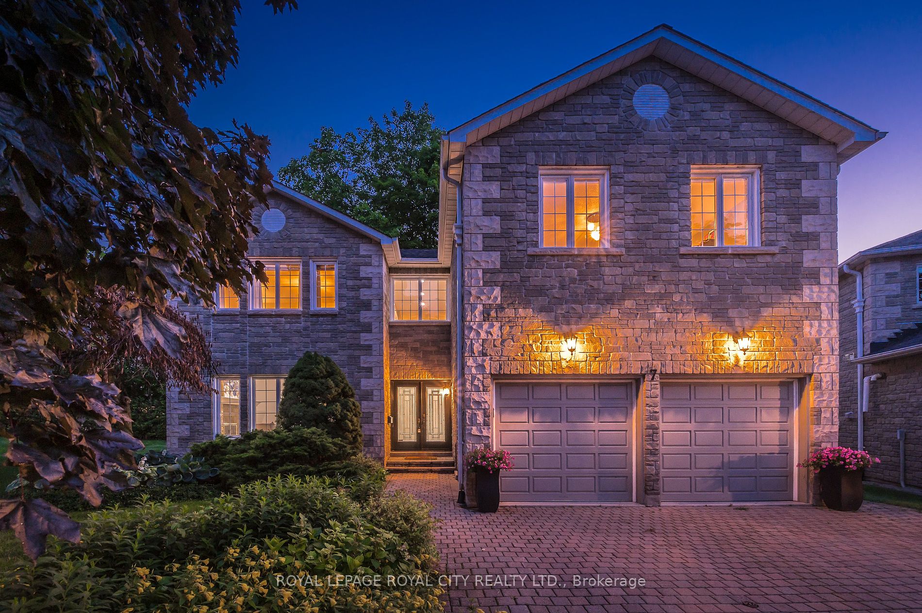 25 Manor Park Cres, Guelph, Ontario, Old University