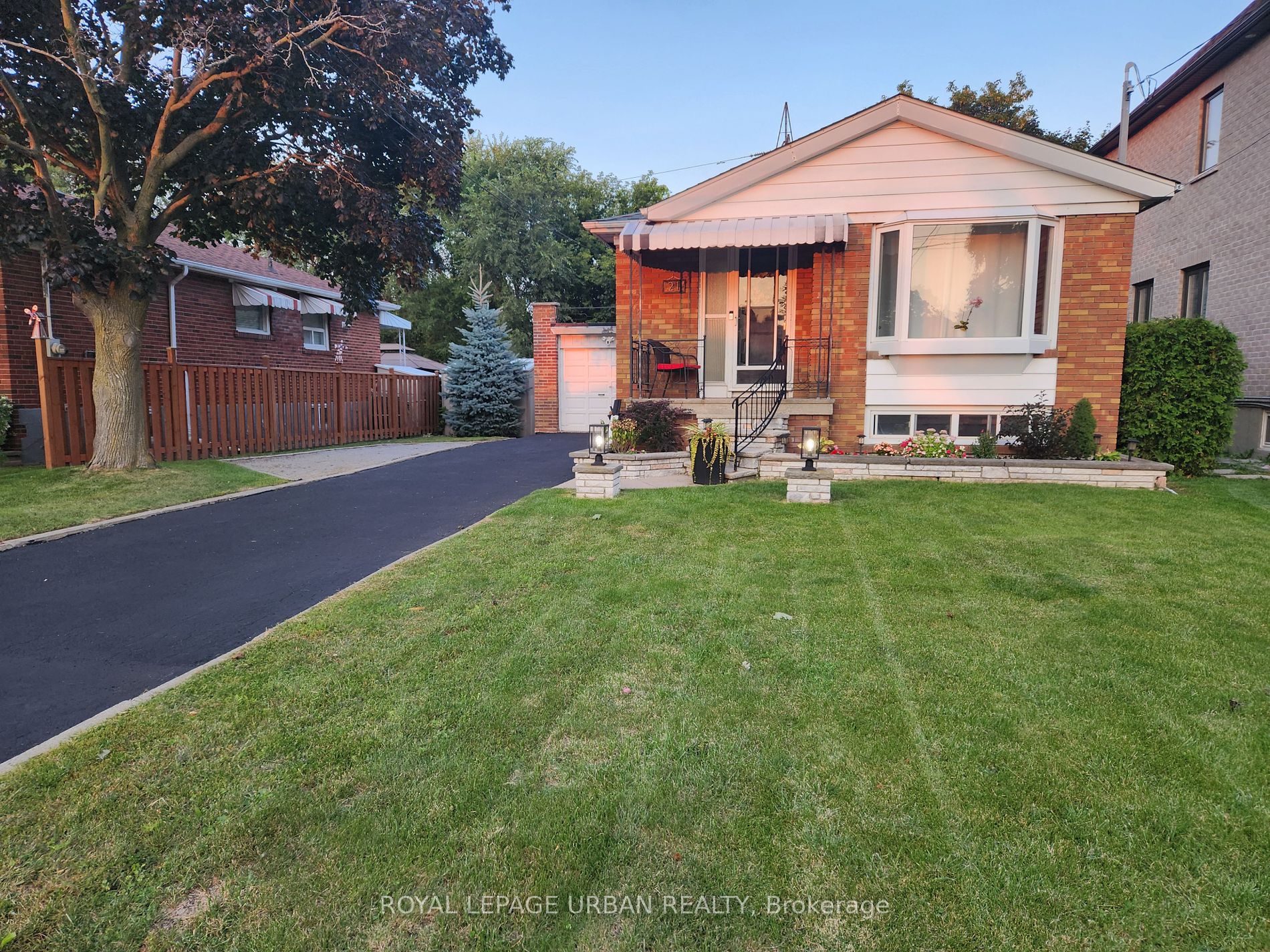 21 White Abbey Park, Toronto, Ontario, Wexford-Maryvale