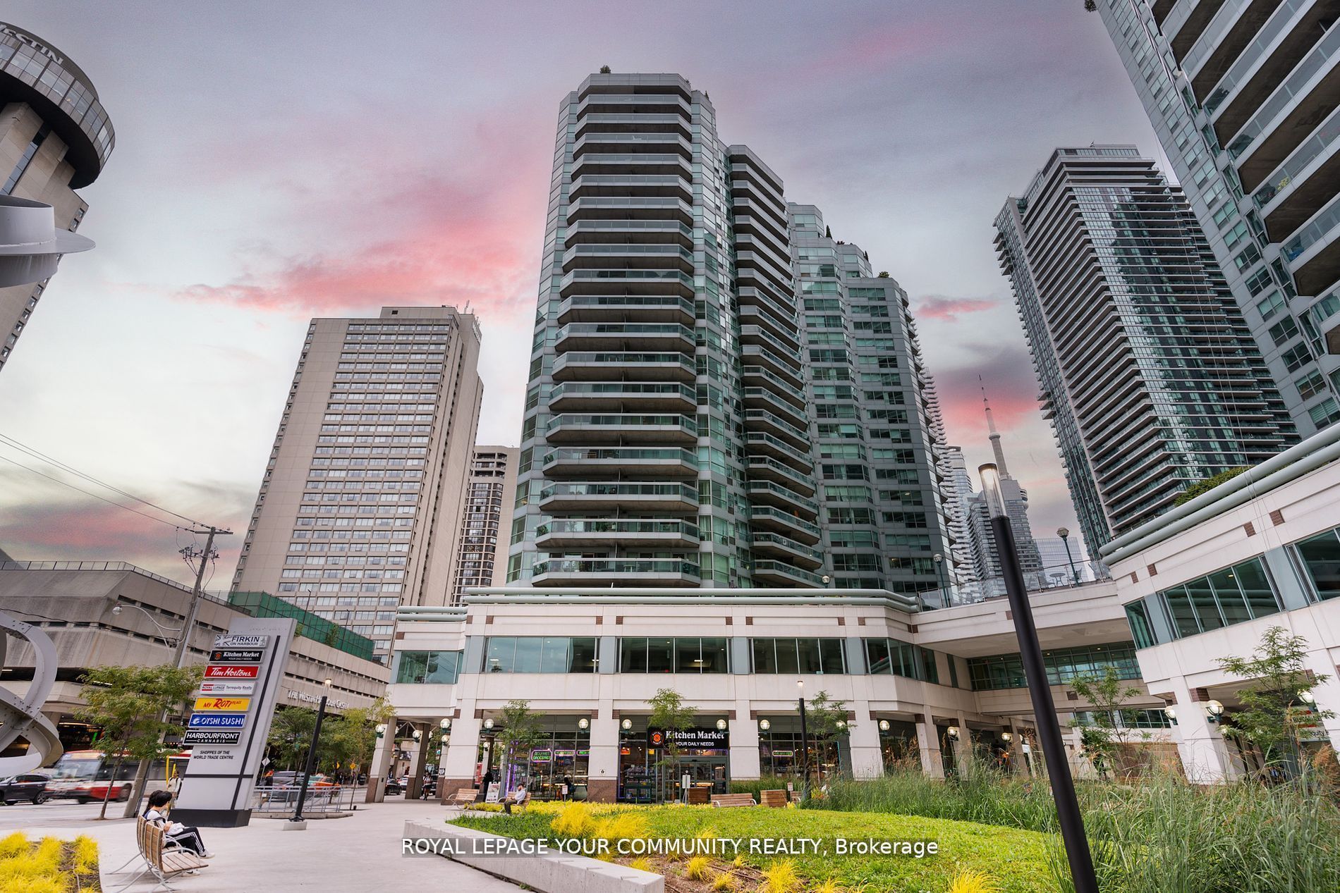 10 Queens Quay W, Toronto, Ontario, Waterfront Communities C1