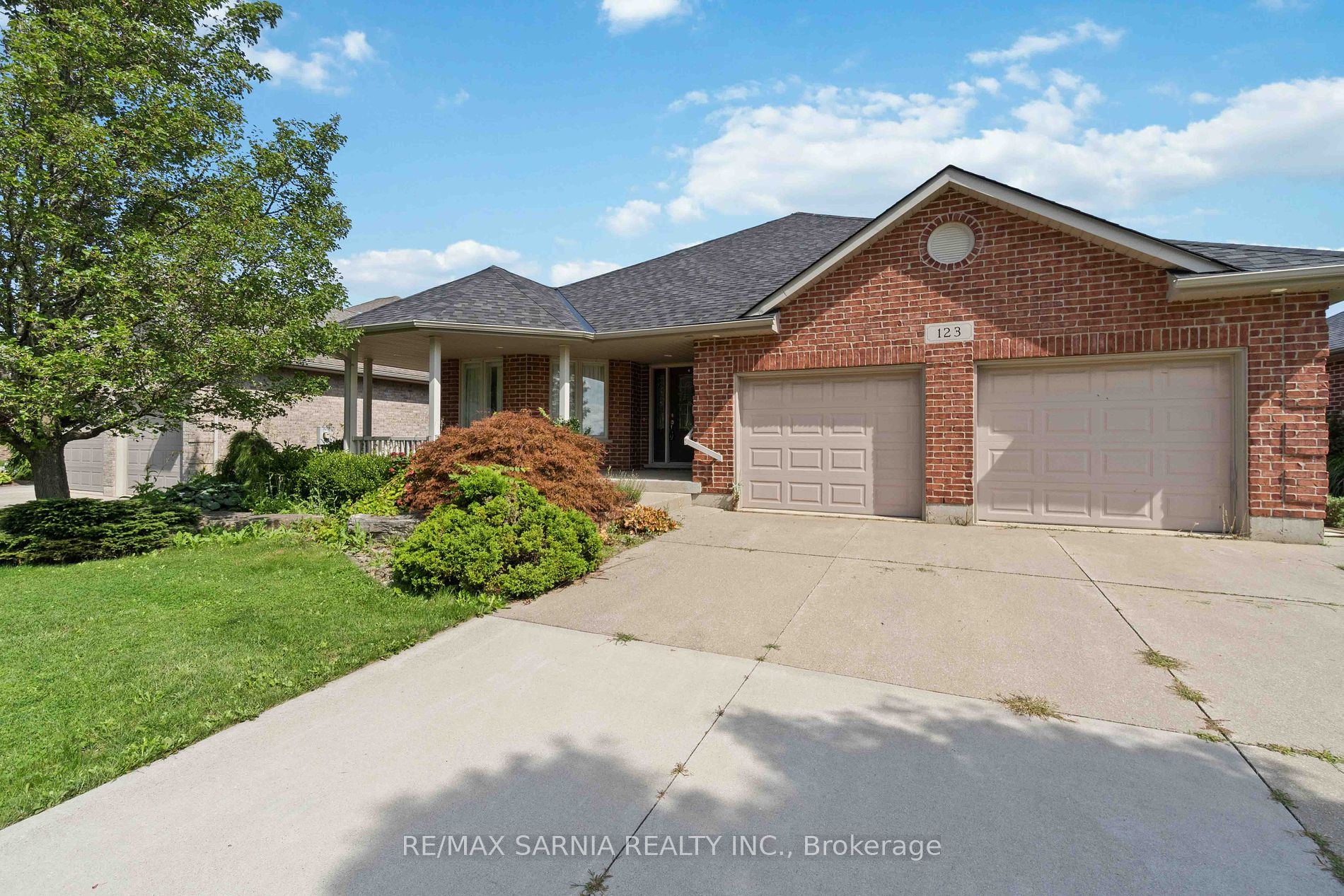 123 MACNAB St, Lambton Shores, Ontario, Forest