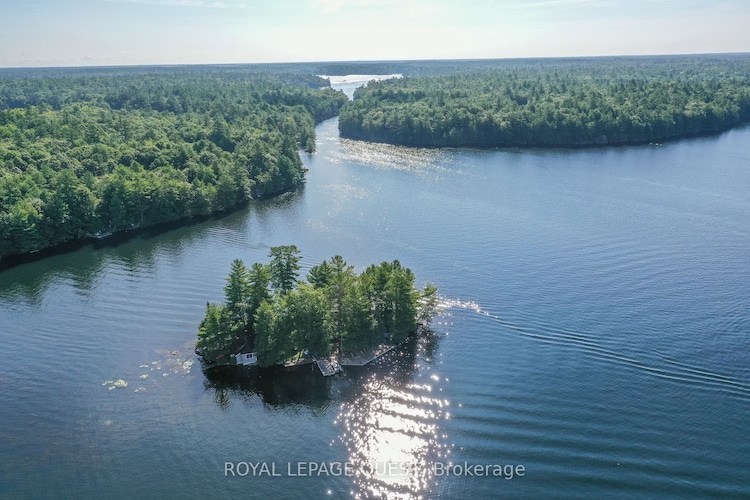 1 Island 4SR, Severn, Ontario, Rural Severn