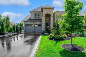 18 Legacy Lane, Hamilton, ON , MLS #X12484769 , Image - 1