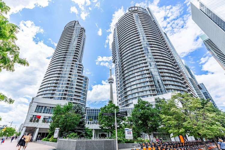 208 Queens Quay W, Toronto, Ontario, Waterfront Communities C1