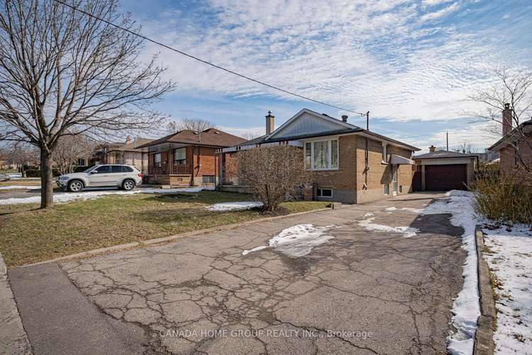 19 Tumpane St, Toronto, Ontario, Downsview-Roding-CFB