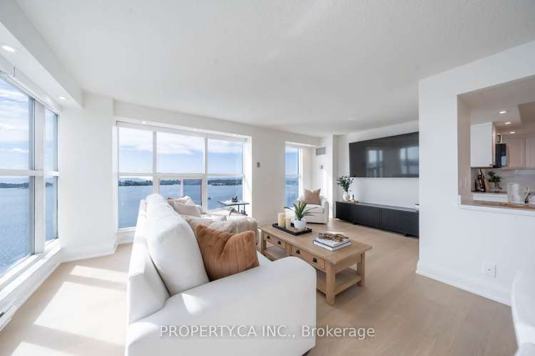 99 Harbour Sq, Toronto, Ontario, Waterfront Communities C1