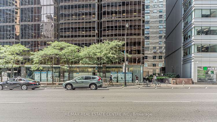 70 University Ave, Toronto, Ontario, Bay Street Corridor