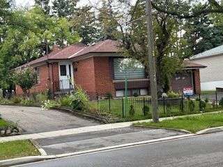 21 Benway Dr, Toronto, Ontario, Rexdale-Kipling