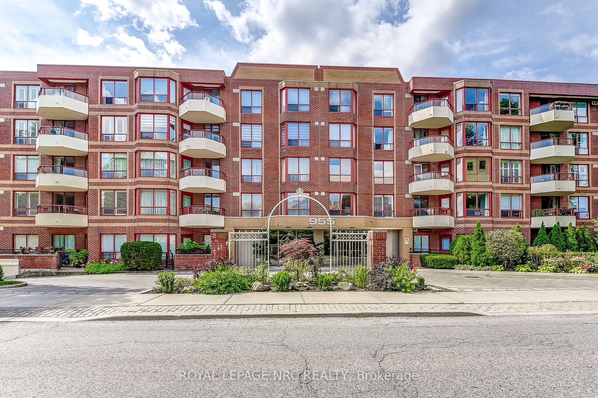 955 Millwood Rd, Toronto, Ontario, Leaside