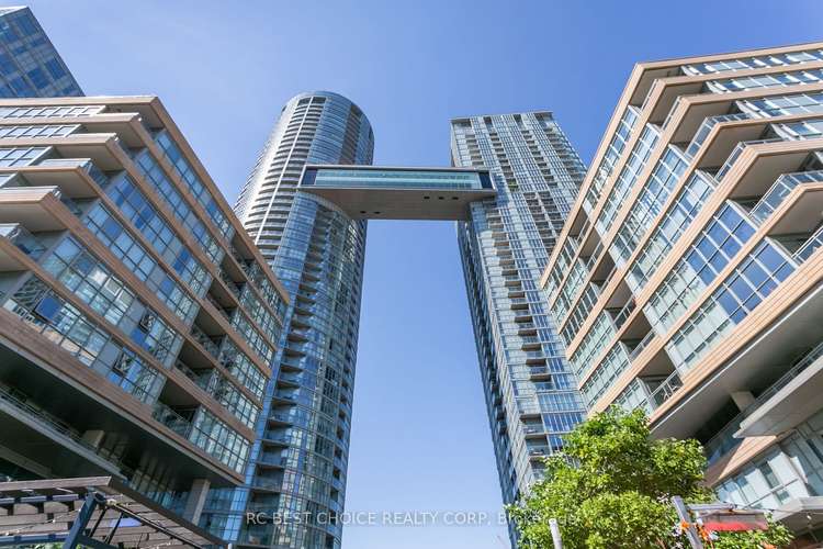 15 Iceboat Terr, Toronto, Ontario, Waterfront Communities C1