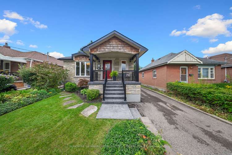 25 Feltham Ave, Toronto, Ontario, Rockcliffe-Smythe