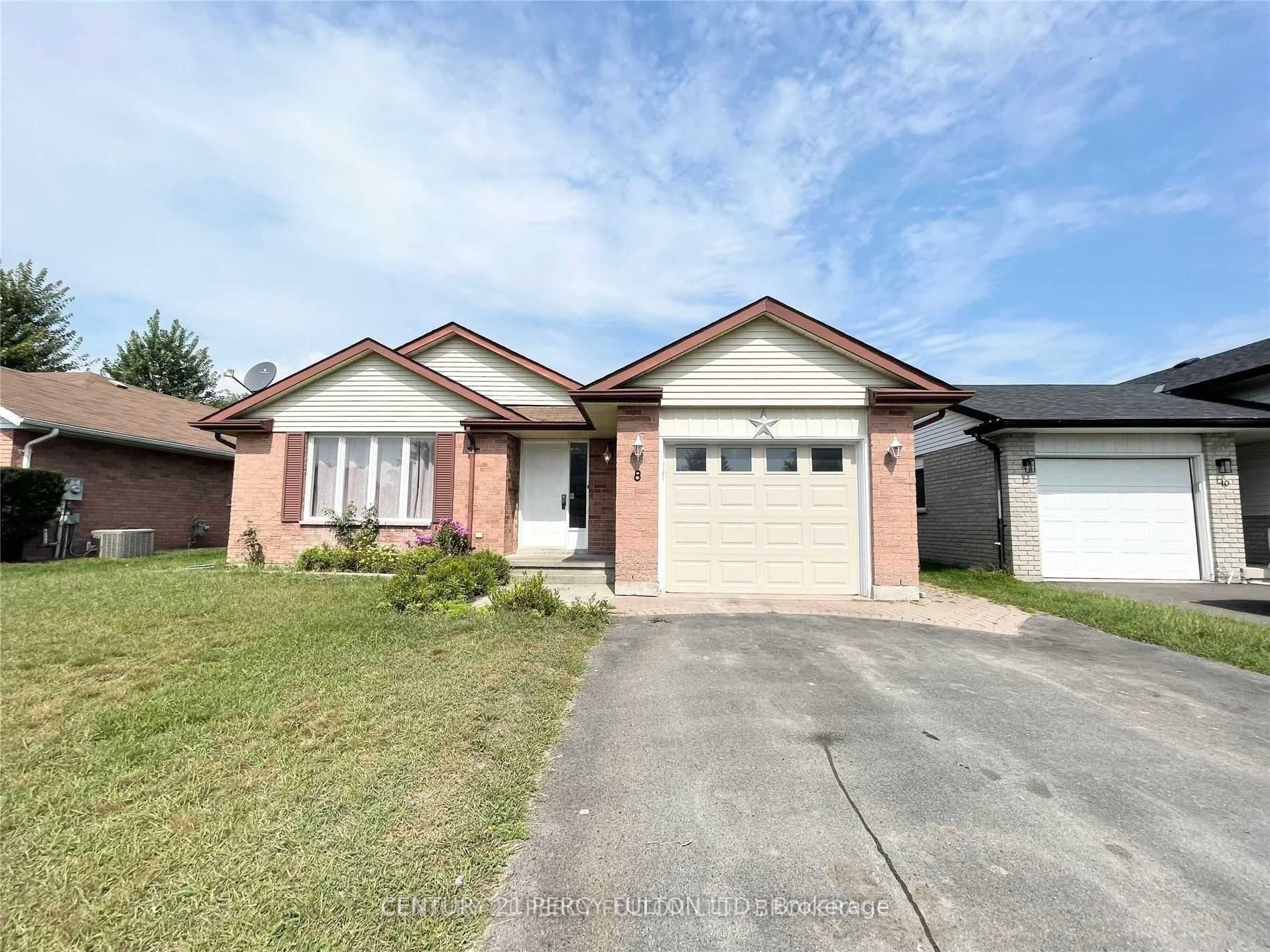 8 Northumberland Blvd, Quinte West, Ontario, 