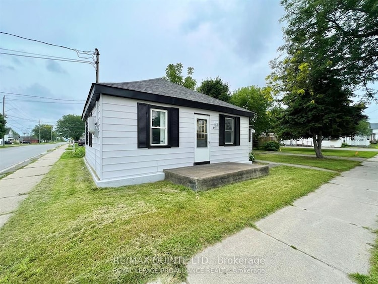 65 St Paul St, Belleville, Ontario, 