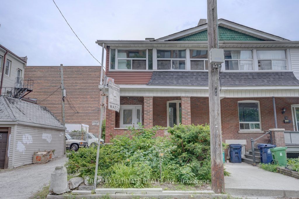 2 Dearbourne Ave, Toronto, Ontario, North Riverdale