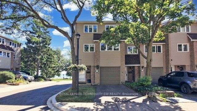 15 East St, Oakville, Ontario, Bronte West