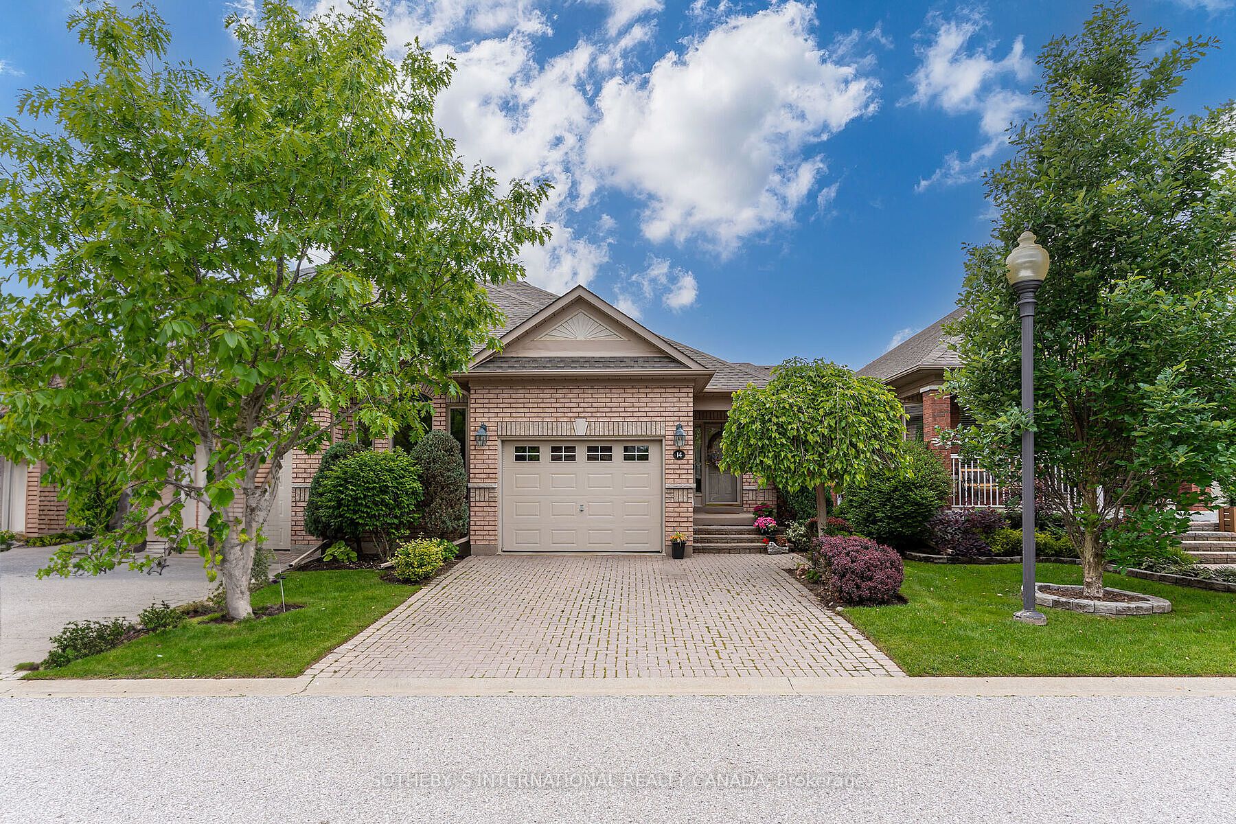 14 Artisan Lane, New Tecumseth, Ontario, Alliston