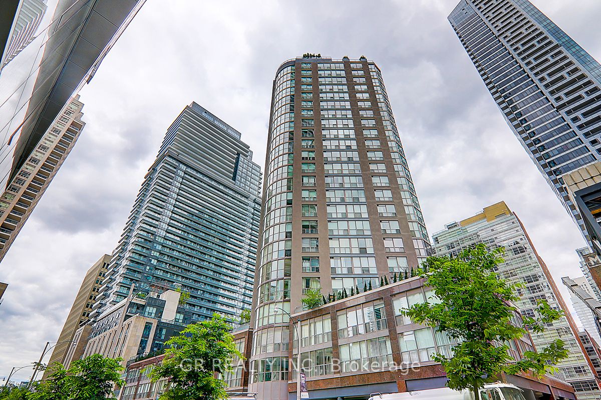 24 Wellesley St W, Toronto, Ontario, Bay Street Corridor