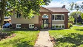 301 Newton Cres, Lambton, Ontario