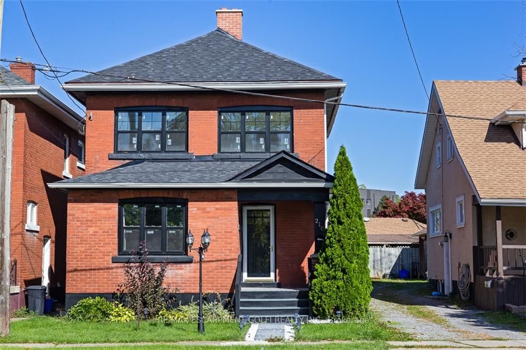 210 Maple Ave, Welland, Ontario, 