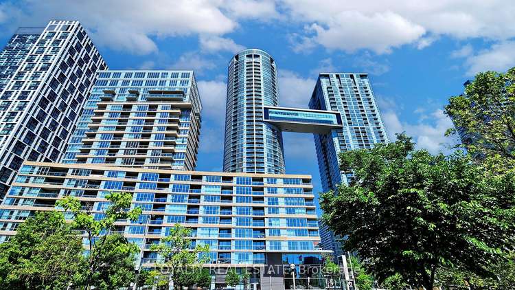 21 Iceboat Terr, Toronto, Ontario, Waterfront Communities C1