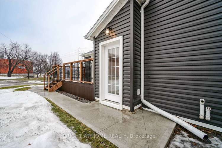 865 Simcoe St S, Oshawa, Ontario, Lakeview