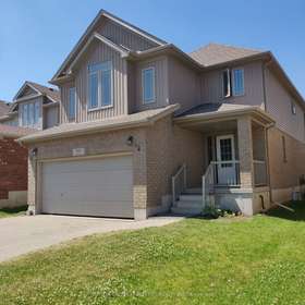 900 Frontenac Cres, Oxford, Ontario